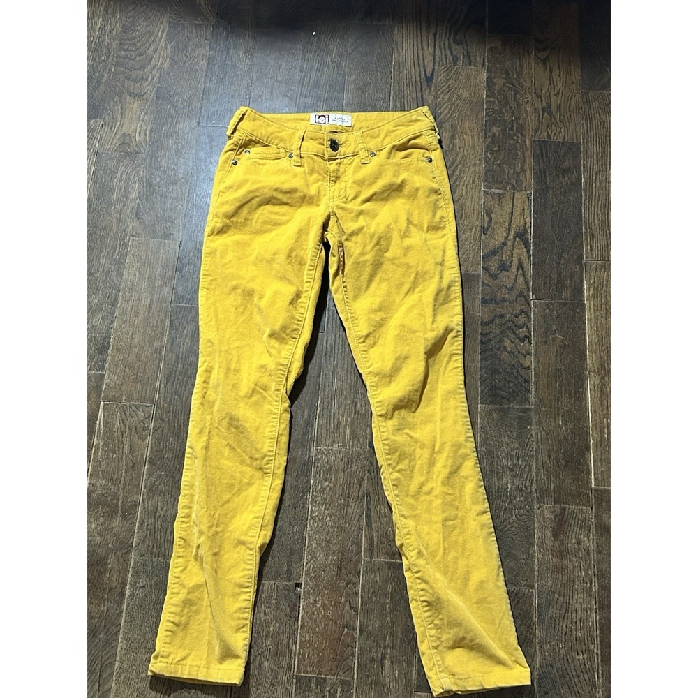 Lei ashley low rise skinny‎ yellow corduroy pants Size 5 Regular lei ashley EUC